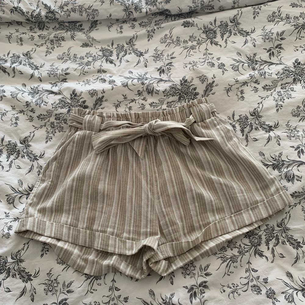 Baggy, light shorts